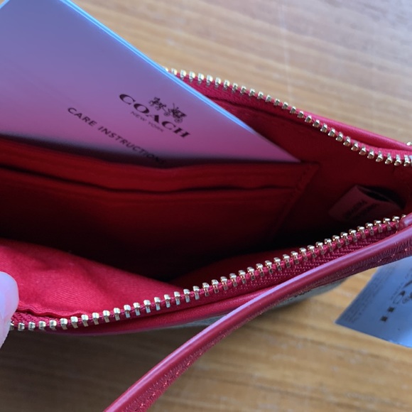 Coach Signature LARGE tan/red large wristlet - Picture 2 of 4